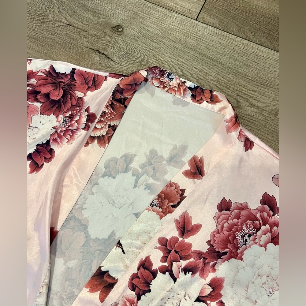 Satin Kimono Style Robe - Picture 7 of 8